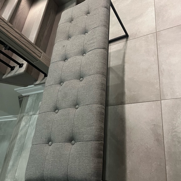 Entryway bench - Picture 3 of 3